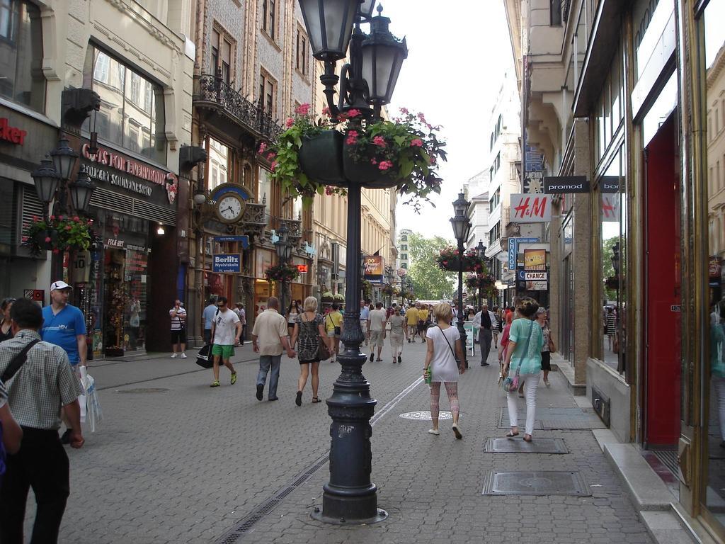 Romantic Centrum Apartman Budapest Luaran gambar