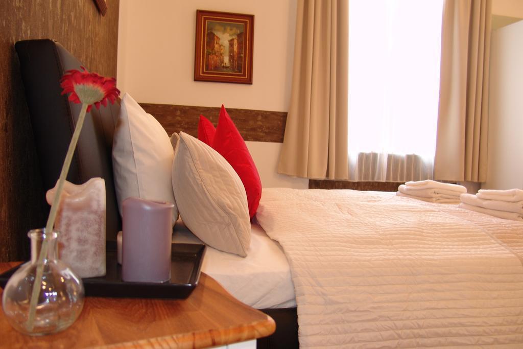 Romantic Centrum Apartman Budapest Luaran gambar