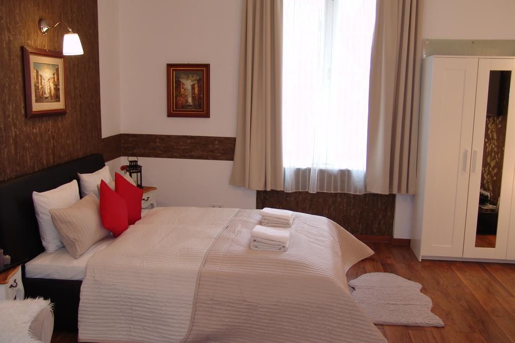 Romantic Centrum Apartman Budapest Luaran gambar